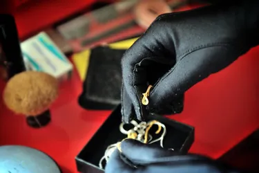 Des centaines de bijoux volés cherchent leurs propriétaires