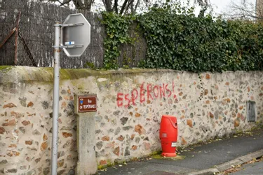 Montluçon (Allier) met en place un service gratuit de nettoyage des tags pour les propriétaires privés
