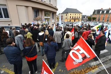 Entre 100 et 150 enseignants manifestent à Guéret contre les suppressions de postes