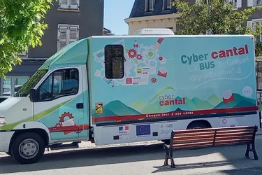 Le bus CyberCantal s’installe en juin
