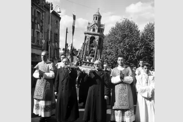 Procession de Notre-Dame du Port à Clermont-Ferrand : immersion dans nos archives de 1955