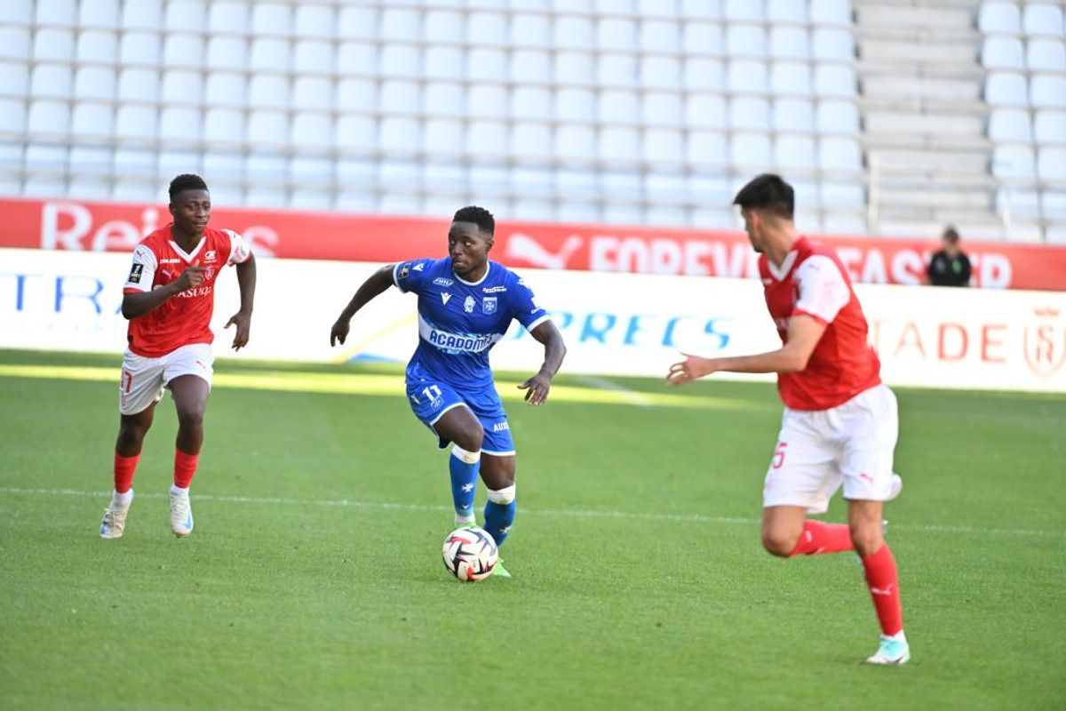 Prêté en Ligue 2, Eros Maddy quitte l’AJA - L'Yonne Républicaine