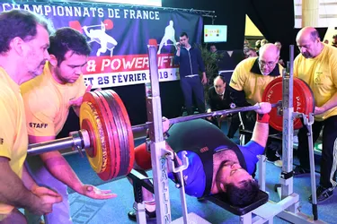 Les championnats de France de développé couché et force athlétique équipés dans le Puy-de-Dôme en images