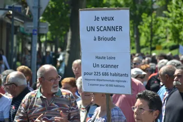 Mobilisation à Brioude pour le scanner : 600 personnes dans la rue