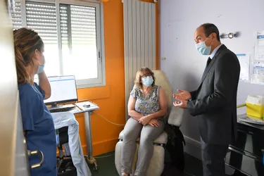 La vaccination élargie aux professeurs de plus de 55 ans dans le Puy-de-Dôme : « Cela m'a paru indispensable »