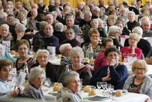 Près de 350 aînés ont savouré leur repas