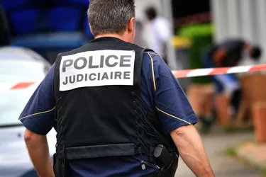 Clermont-Ferrand : deux braqueurs font main basse sur des clés et des sacs de courrier