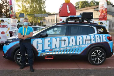 Un gendarme de Corrèze revient sur son expérience au coeur de la caravane publicitaire du Tour de France
