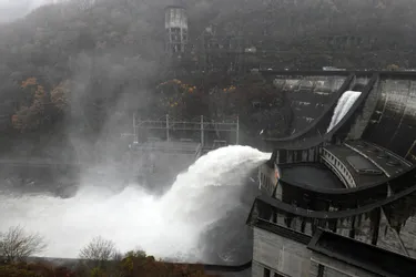 Test grandeur nature pour les évacuateurs de crue du barrage du Chastang