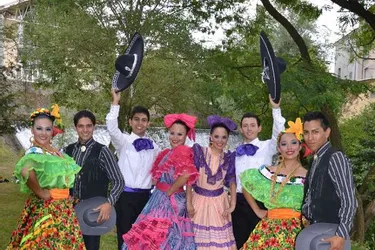 De larges sourires et des couleurs chatoyantes… Le Mexique est en ville et donne du peps au festival