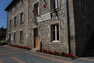 La mairie de Job (Puy-de-Dôme) fermée au public
