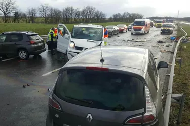 Cinq blessés à la suite d'un carambolage impliquant six voitures sur l'autoroute A71