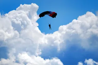 Parachutisme / France : enfin du ciel bleu pour sauter