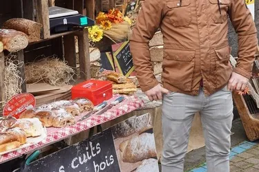 Un nouveau boulanger au marché de Pontgibaud (Puy-de-Dôme)