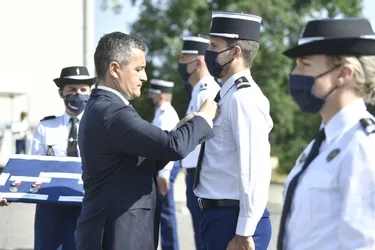 "Un héroïsme discret et une aide concrète": le ministre de l'Intérieur à Ambert (Puy-de-Dôme) pour décorer les gendarmes