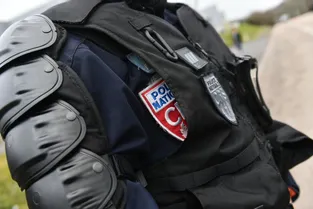 Un policier de la CRS 48 se suicide avec son arme de service, à Châtel-Guyon (Puy-de-Dôme)