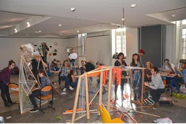 Les élèves de STD2A ont participé à un atelier de création avec deux designers parisiennes