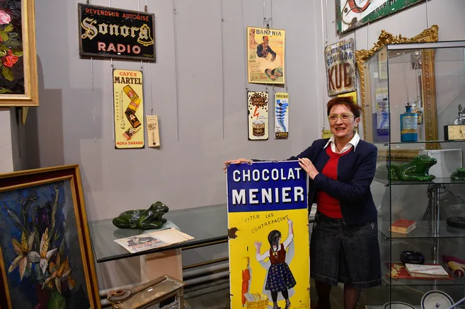 PLAQUE ÉMAILLÉE ANCIENNE publicitaire chocolat MENIER EUR 50,00