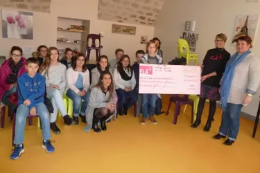 Les collégiens de Jeanne-de-la Treilhe ont remis 643 € à ELA