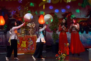 Les Vietnamiens fêtent leur nouvel an