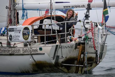 La navigatrice Kirsten Neuschäfer entre dans l'histoire en remportant la Golden Globe Race