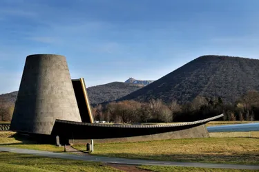 Vulcania, le Zénith : deux projets majeurs de l'histoire du Conseil régional d'Auvergne