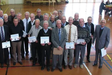 Les anciens combattants réunis en assemblée à Saint-Cernin