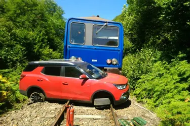 Collision entre le train touristique Le Gentiane express et une voiture à Saint-Amandin (Cantal)