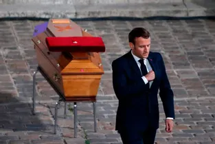 "Nous continuerons le combat pour la liberté" : Emmanuel Macron rend hommage à Samuel Paty