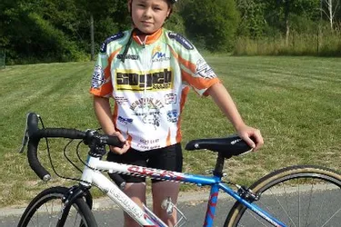 Âgée de 10 ans, elle va participer au Tour de France, demain