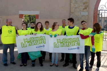 Opération « Nettoyons la nature » au lycée Amédée-Gasquet