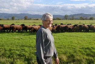 Monique Brun-Bellut travaille d’arrache-pied à valoriser sa production d’agneaux noirs du Velay
