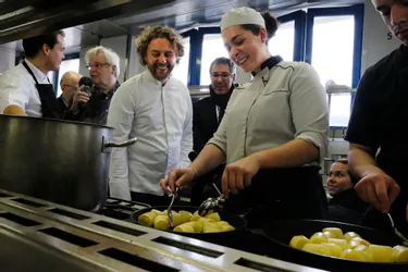 Arnaud Donckele, chef étoilé, parraine un lycée de Lozère : "On est des apprentis toute notre vie"