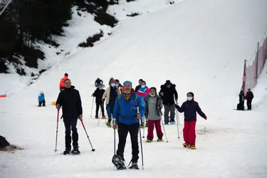 Les premiers vacanciers de la saison sont arrivés à la station de ski du Lioran (Cantal)