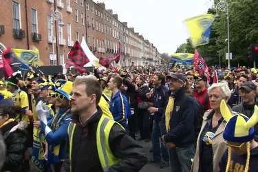 Dublin: les supporters de l'ASM s'échauffent avant le match