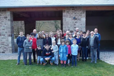 Le groupe folklorique de la commune organisé pour 2018