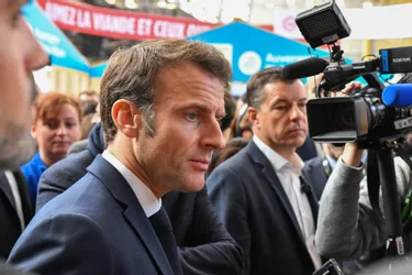 Emmanuel Macron souhaite réinviter les syndicats "courant mai" sur les sujets du "pacte de la vie au travail"