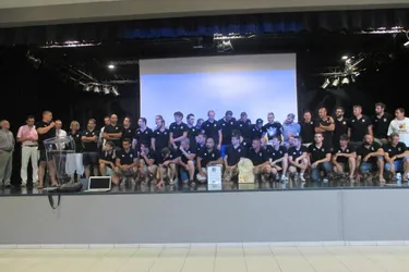 Joueurs et entraîneurs du Rugby-club reçus par la municipalité