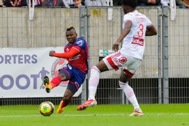 Ligue 1 : un bon nul pour le Clermont Foot réduit à 10 en deuxième période contre Brest (1-1)