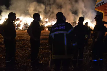Plusieurs dizaines de tonnes de paille partent en fumée dans deux incendies suspects à La Sauvetat (Puy-de-Dôme)