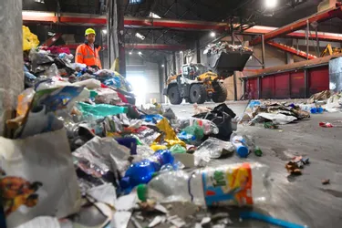 Recyclage du plastique : les centres de tri français contraints à une adaptation express