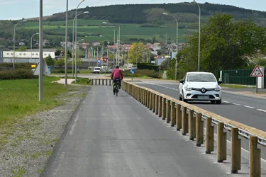 Une liaison cyclable de 3 kilomètres permet d'aller de Lempdes à la gare de Pont-du-Château
