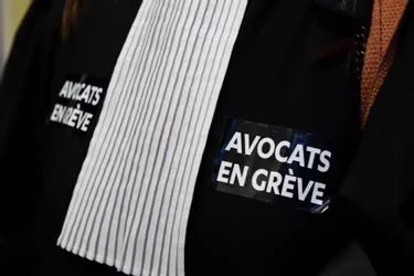 Les avocats du barreau de Clermont-Ferrand restent en grève