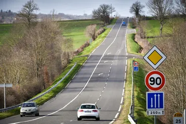 Dans l'Allier, entre Montluçon et Montmarault, on change de limitation de vitesse 25 fois en 28 km sur la D 2371 !