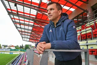 L'ancien entraîneur d'Aurillac André Bester rejoint Angoulême jusqu'à la fin de saison