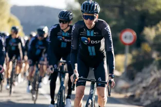 Giro d'Italia : Merlier gagne au sprint, les Auvergnats Bardet et Cavagna dans le peloton