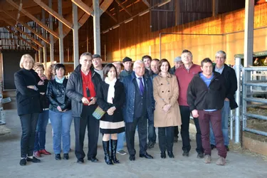 Les élus en visite à la ferme expérimentale