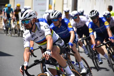 Tour de Grande-Bretagne : Julian Alaphilippe prend la huitième place lors de la 1ère étape, Van Aert vainqueur
