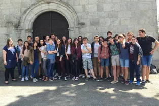 Des lycéens en visite au musée Henri-Queuille à Neuvic