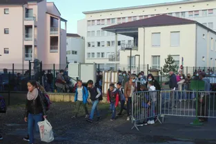 Quelque 550 élèves ont retrouvé le chemin du groupe scolaire de Lezoux (Puy-de-Dôme)